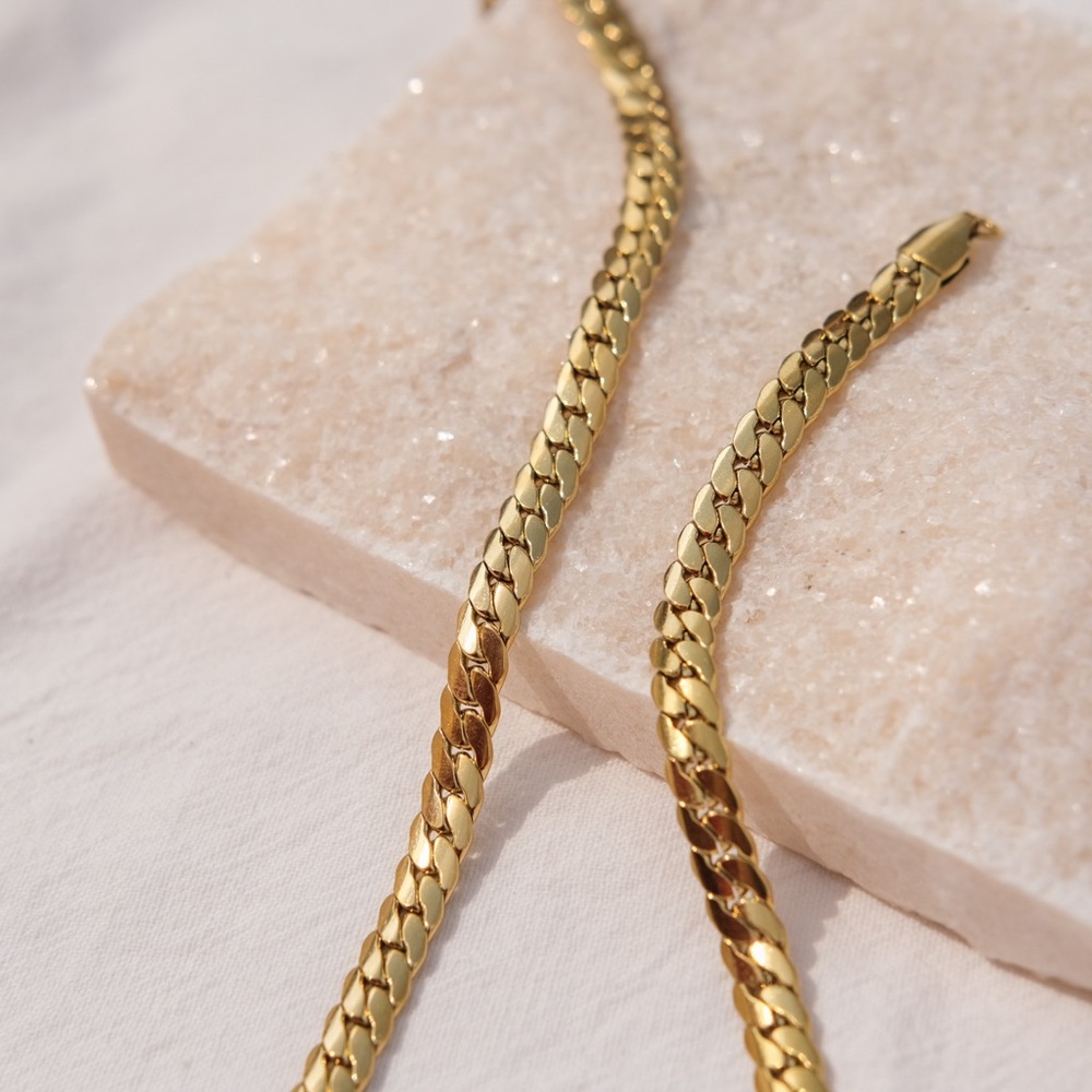 CLOSING SALE! 18K Gold Plated Thick (6mm) Weaved Snake Chain - Picture 6 of 12